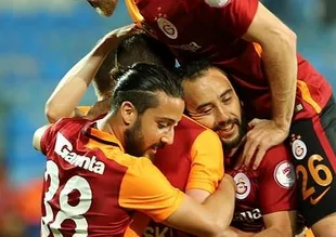G.Saray finalin kapısını araladı