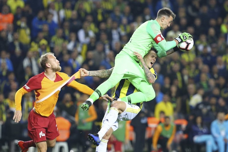 Fenerbahçe’de Skrtel’in yardımına Galatasaray’ın doktorları koştu