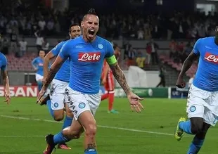 Napoli, Benfica'yı dağıttı