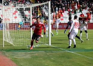 Yiğido'nun zirve aşkı sürüyor