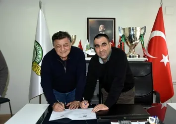 Yılmaz Vural yeni takımıyla imzaladı!