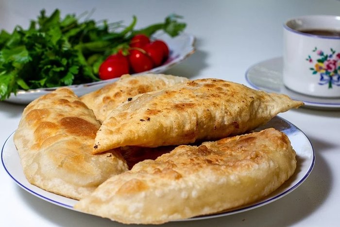 ci-borek-cig-borek-tarifi-yag-cekmeyen-citir-ci-borek-yapilisi-malzemeleri-ve-puf-noktalari-1700478572505.jpeg