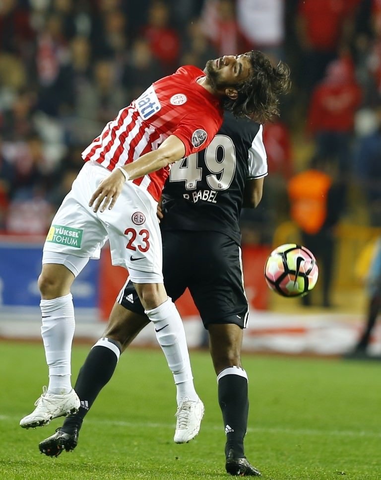 Antalyaspor-Beşiktaş karşılaşmasından kareler