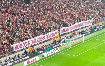 Galatasaray - Beşiktaş derbisinde Filistin’e pankartlı destek!