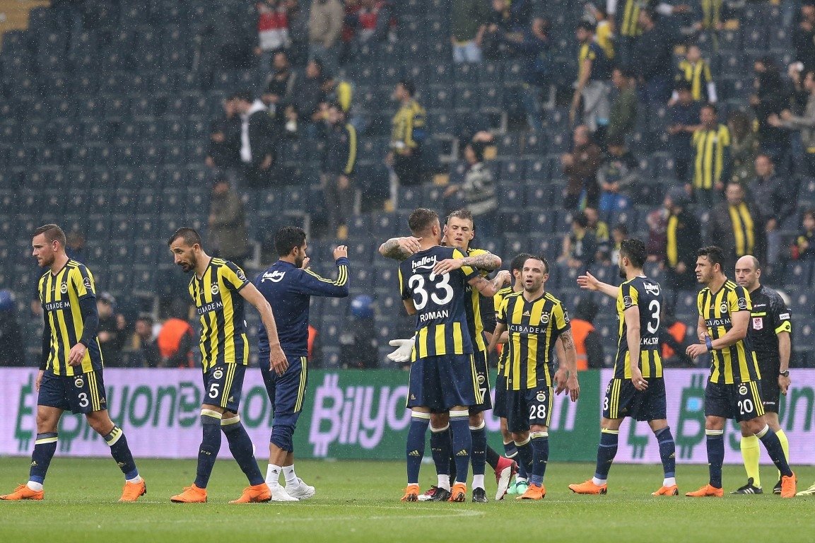 Fenerbahçe neden zirvede değil?