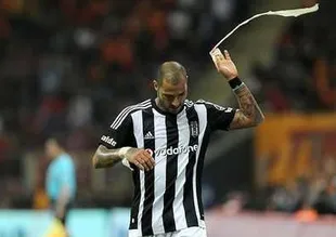 Quaresma forması tribünü karıştırdı