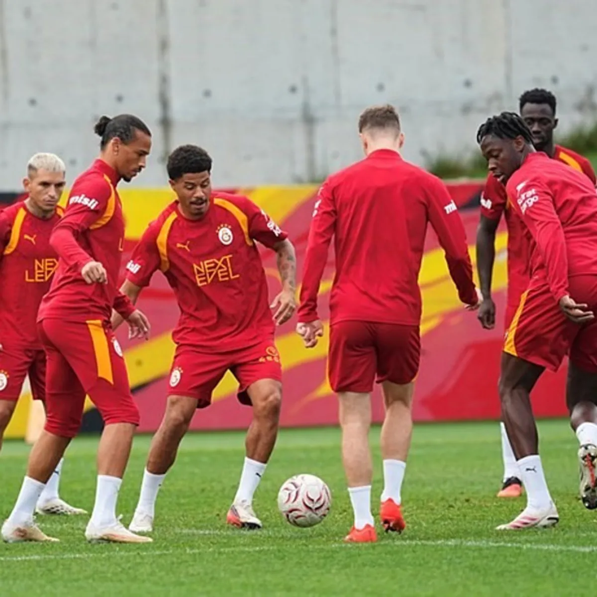 TRANSFER HABERİ: Galatasaray'da şok ayrılık gelişmesi! Sözlü tepkiyle karşılaştı ve...
