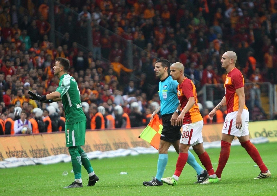 Yabancı cisim atan ikinci kişinin kimliği şaşırttı