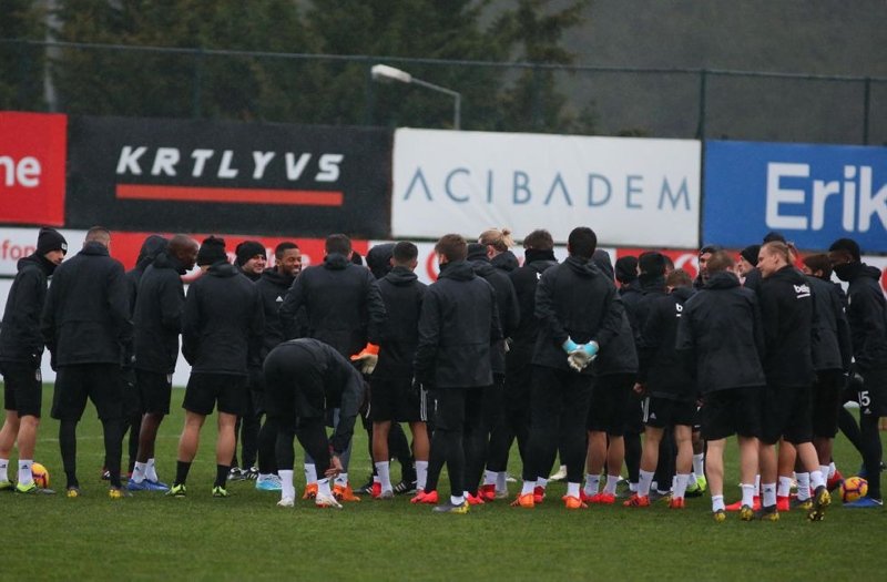 Beşiktaş’tan Atiba’ya ilginç teklif!