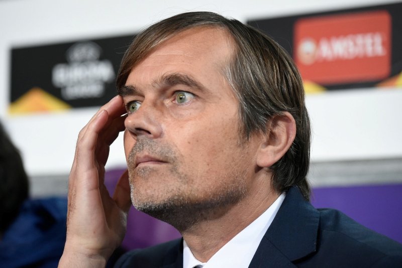 Fenerbahçe’de yeni teknik direktöre Cocu engeli