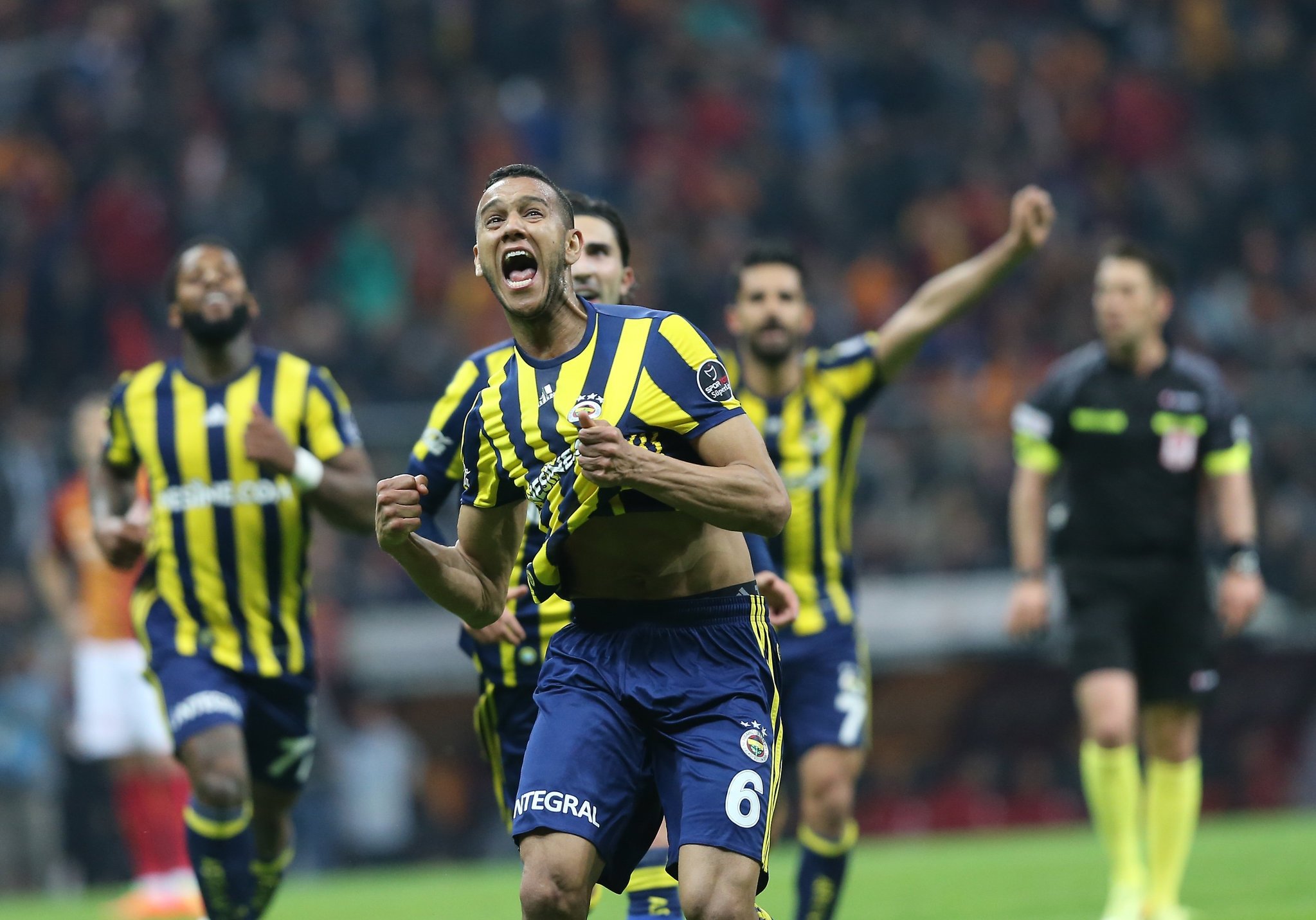 Josef de Souza’ya teklif geldi sosyal medya yıkıldı!