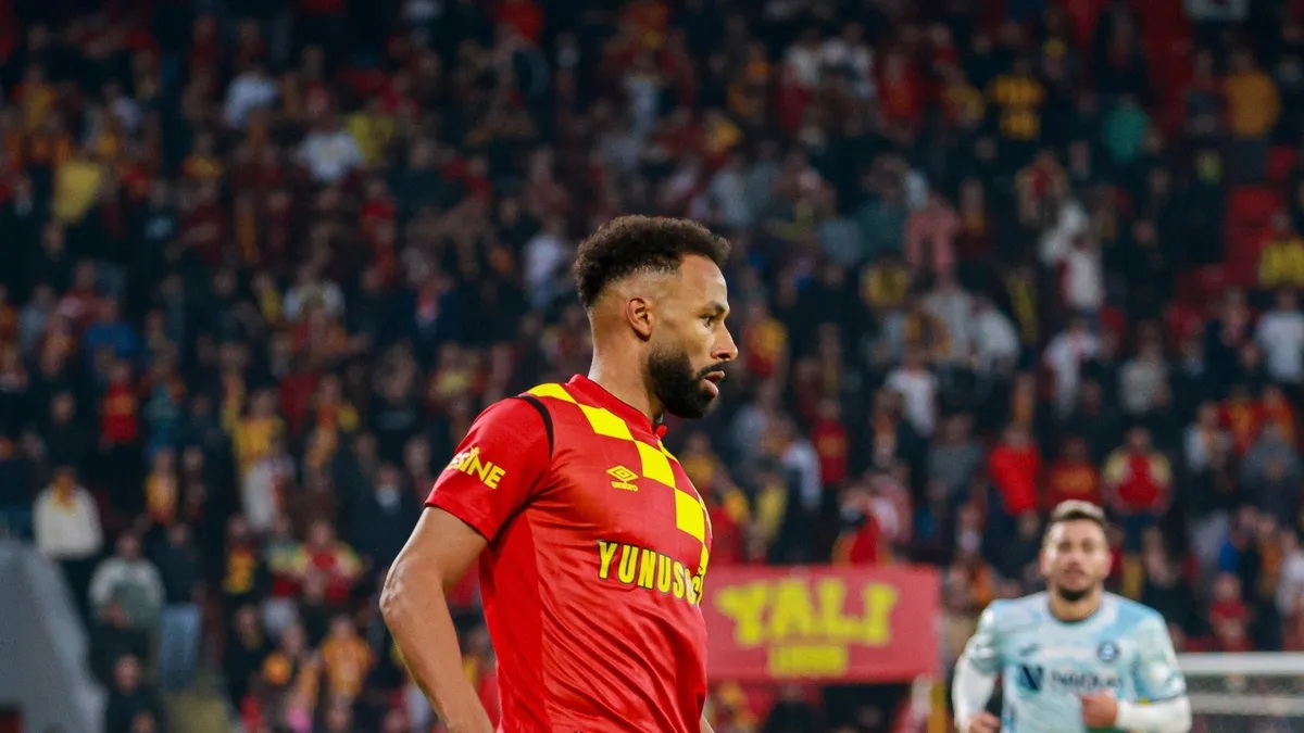 Göztepe Nazım Sangare'ye veda etti!