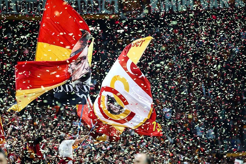 Galatasaray derbide para bastı