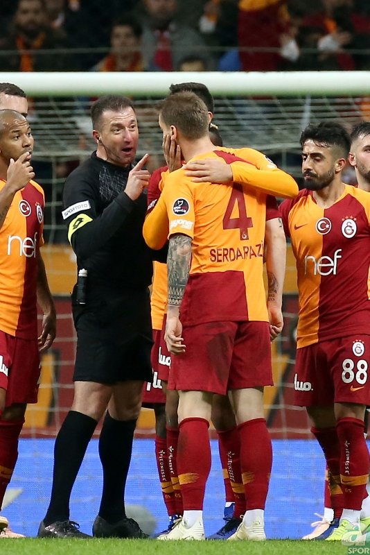 Usta yorumcudan flaş sözler! Galatasaray lehine hata yaparsan...