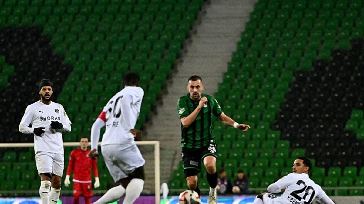 Salih Dursun kızardı! Manisa FK, Sakarya'da galip geldi