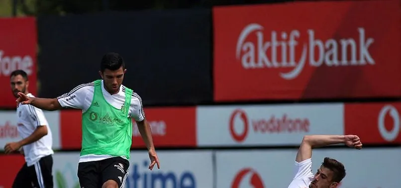 Sağanak yağmur altında çalıştılar