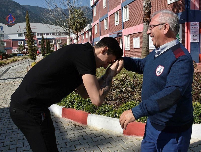 Berke Özer Altınordu’yu ziyaret etti!