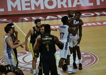 Olaylı maç Fenerbahçe'nin