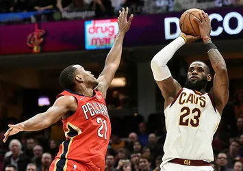LeBron James, Jordan'ın rekorunu kırdı