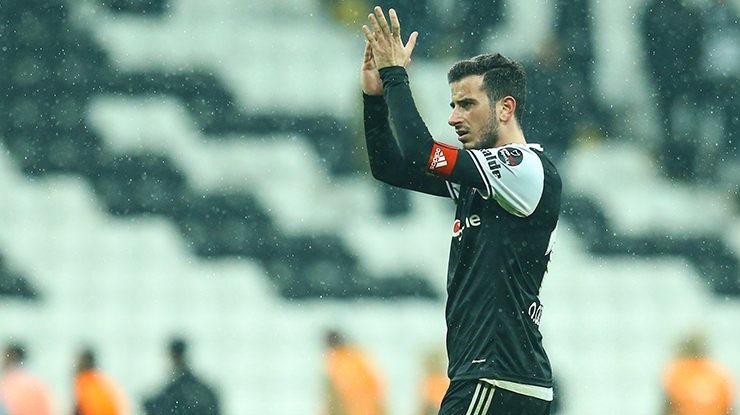 Beşiktaş’ın yıldızlarını izlemeye geliyorlar