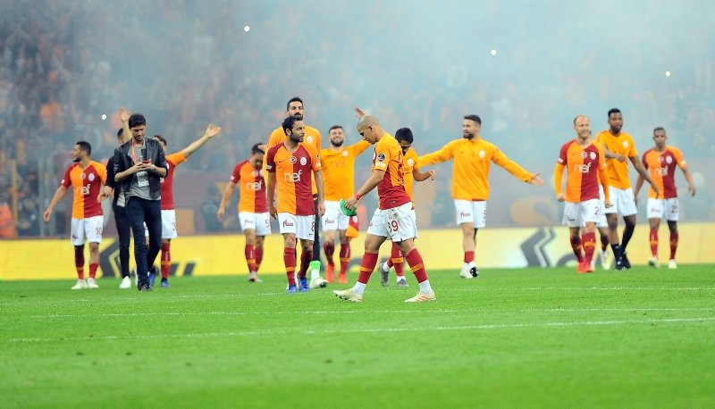 Galatasaray şampiyonluğu böyle kutladı! İşte görüntüler