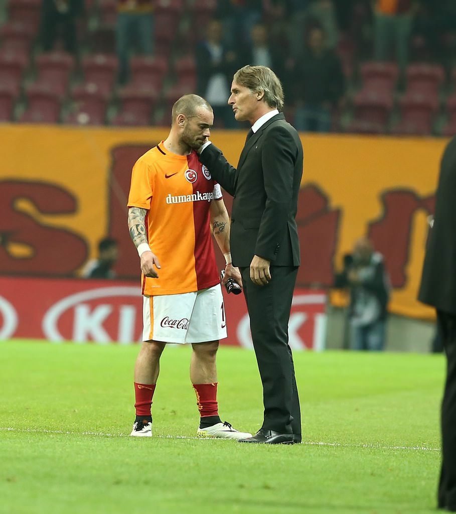 Jan Olde Riekerink’in yerine iki aday