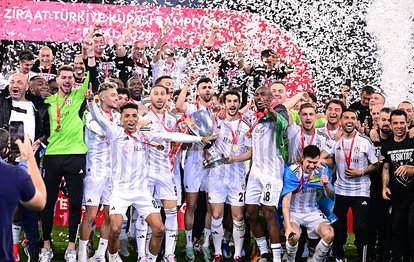 Beşiktaş’ta Ziraat Türkiye Kupası kutlaması!