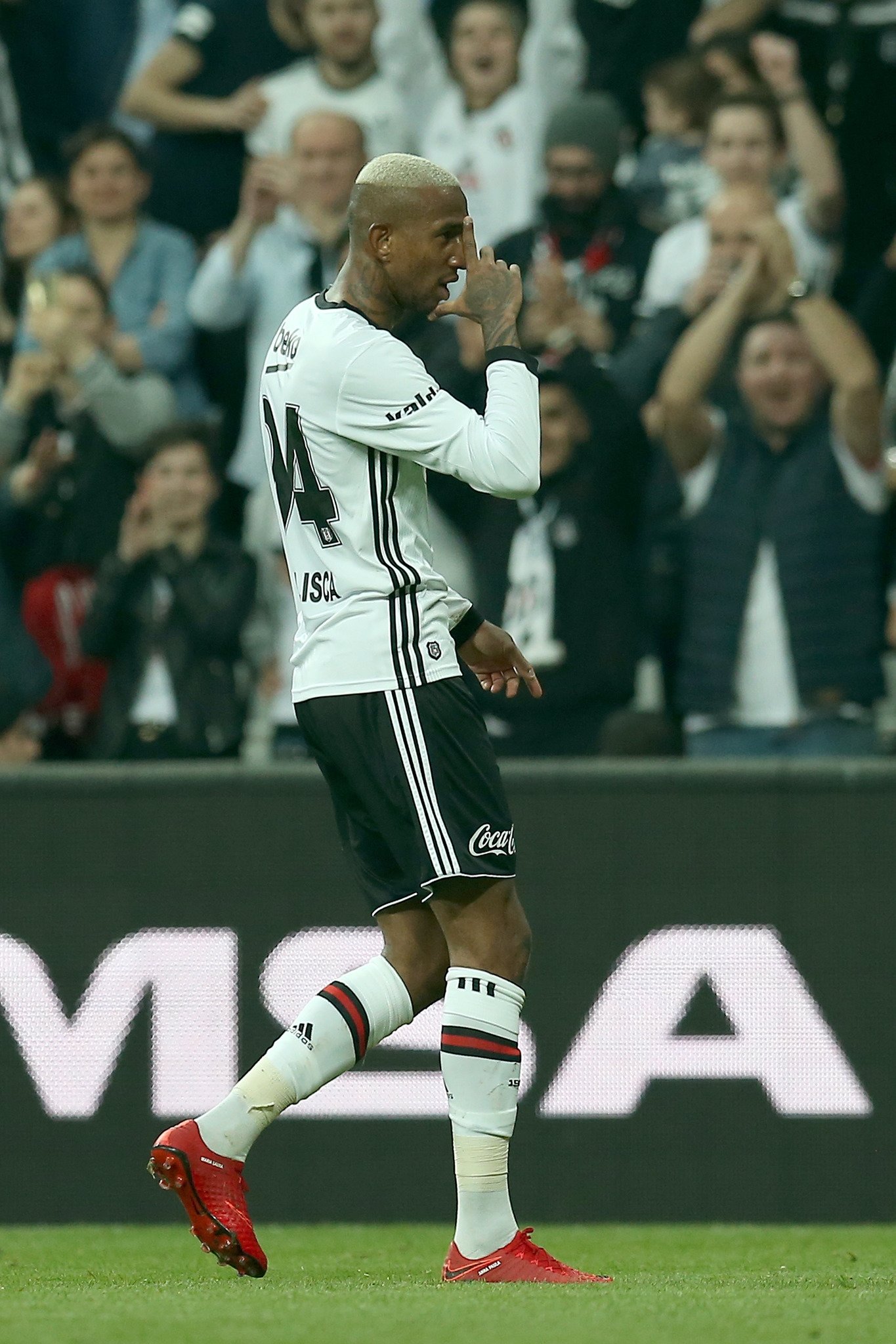 Talisca sosyal medyayı da salladı!