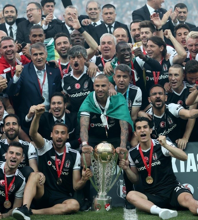 Beşiktaş, şampiyonluk kupasını aldı