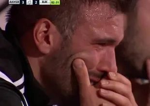 Beşiktaşlı futbolcular gözyaşlarını tutamadı