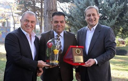 GALATASARAY HABERLERİ - Galatasaray Başkanı Burak Elmas ve futbol takımı etkinlikte buluştu