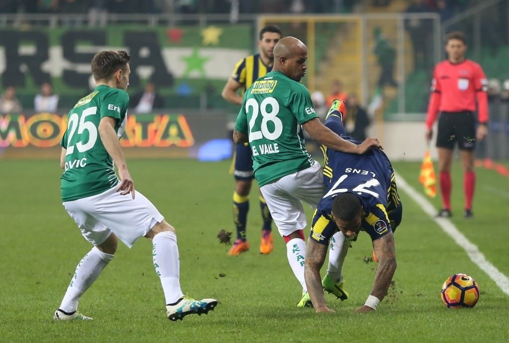 Bursaspor-Fenerbahçe karşılaşmasından kareler
