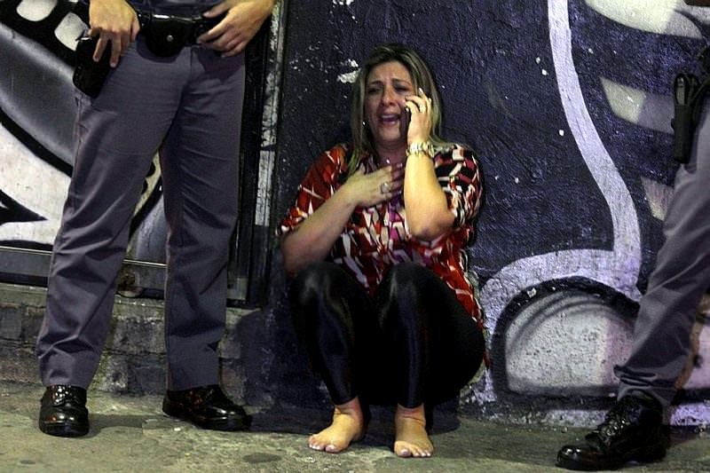 Brezilya’da 9 taraftarın başına kurşun sıktılar