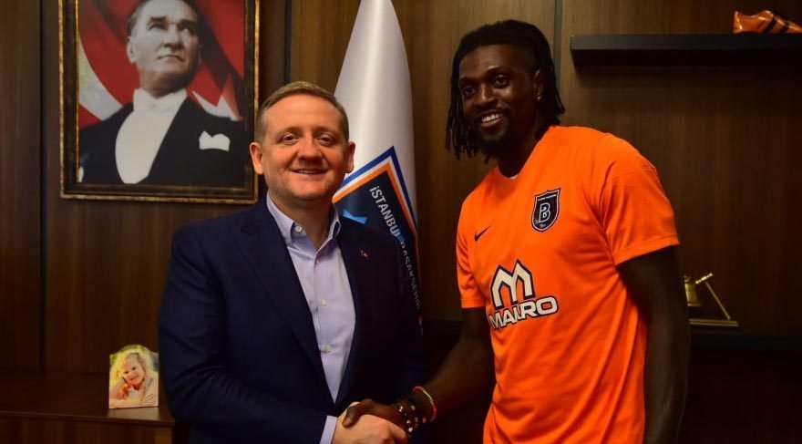 Emmanuel Adebayor, Meryem Uzerli’yi takibe aldı