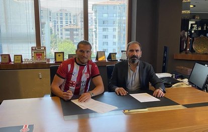 Son dakika spor haberi: Sivasspor Koray Altınay’ı transfer etti! 29 yaşındaki oyuncu 2 yıllık sözleşme imzaladı