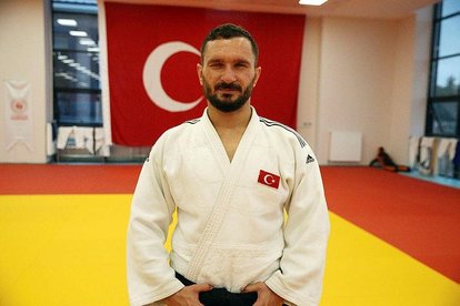 Yasin Çimciler yarı finalde!