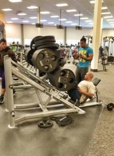 Spor salonlarından tuhaf görüntüler