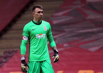 Liderlikte Muslera'nın eldivenleri var! Şampiyonluk modunu açtı