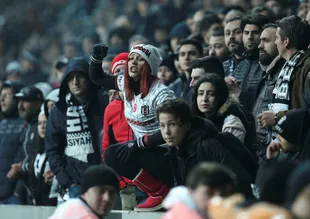 Beşiktaş - Lyon maçını kaç kişi izleyecek