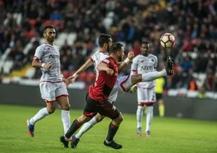 Gençlerbirliği, Antep'i tek golle geçti