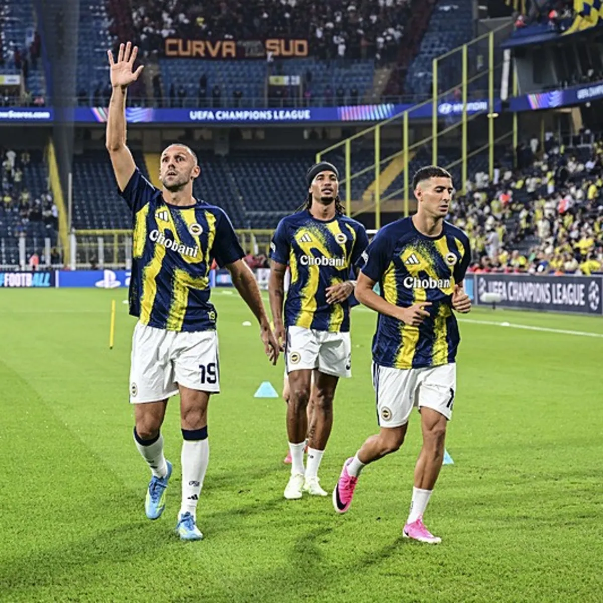 Fenerbahçe'den Devler Ligi'ne özel koregorafi!