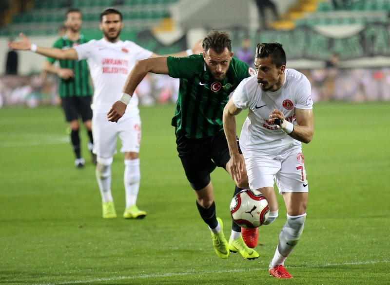 Akhisarspor - Ümraniyespor maçından kareler