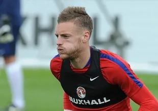 Vardy 4 yıllık sözleşme imzaladı
