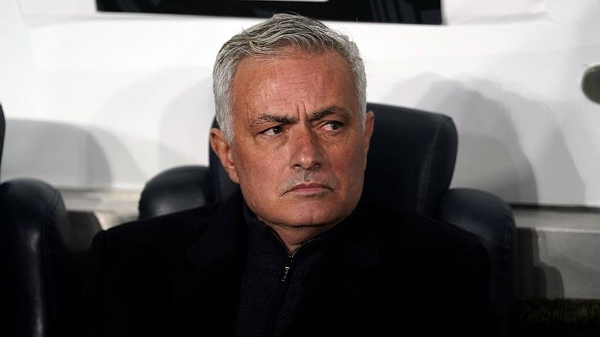Fenerbahçe Teknik Direktörü Jose Mourinho PFDK'ya sevk edildi! Fenerbahçe Teknik Direktörü Jose Mourinho PFDK'ya sevk edildi!