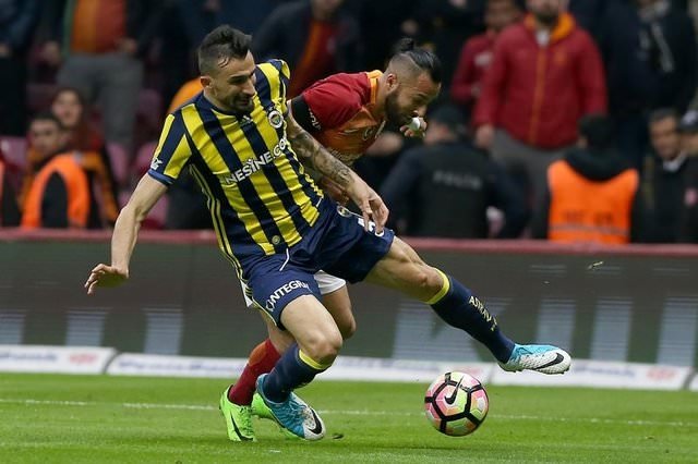 Fenerbahçe, Mehmet Topal ile yolları ayırıyor