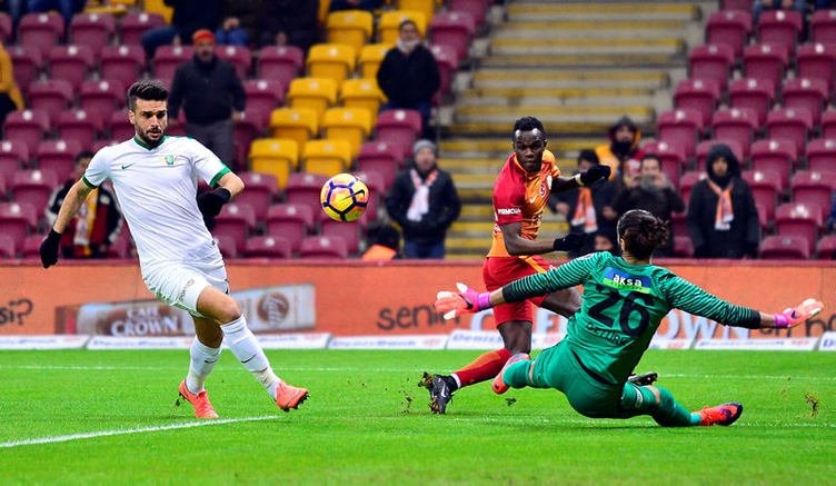 Fenerbahçe, Galatasaray’ın yıldızını transfer ediyor