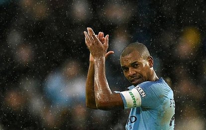 Manchester City’den ayrılan Fernandinho Atletico Paranaense’ye transfer oldu