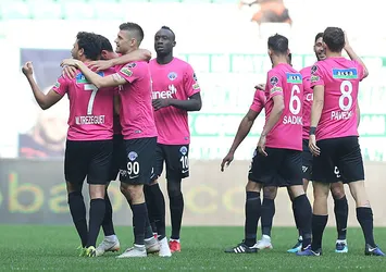 Bursa'ya evinde Paşa darbesi