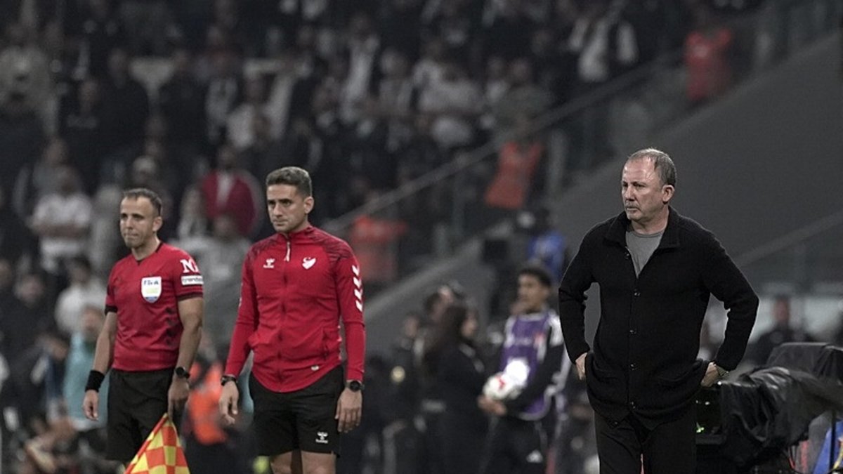 Spor yazarları Beşiktaş-Kocaelispor maçını değerlendirdi! 2. yarıda takımı neden geri çektiğini anlamadım Spor yazarları Beşiktaş-Kocaelispor maçını değerlendirdi! 2. yarıda takımı neden geri çektiğini anlamadım