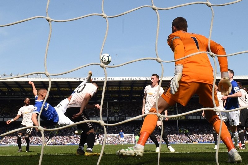 Everton Manchester United’ı dağıttı